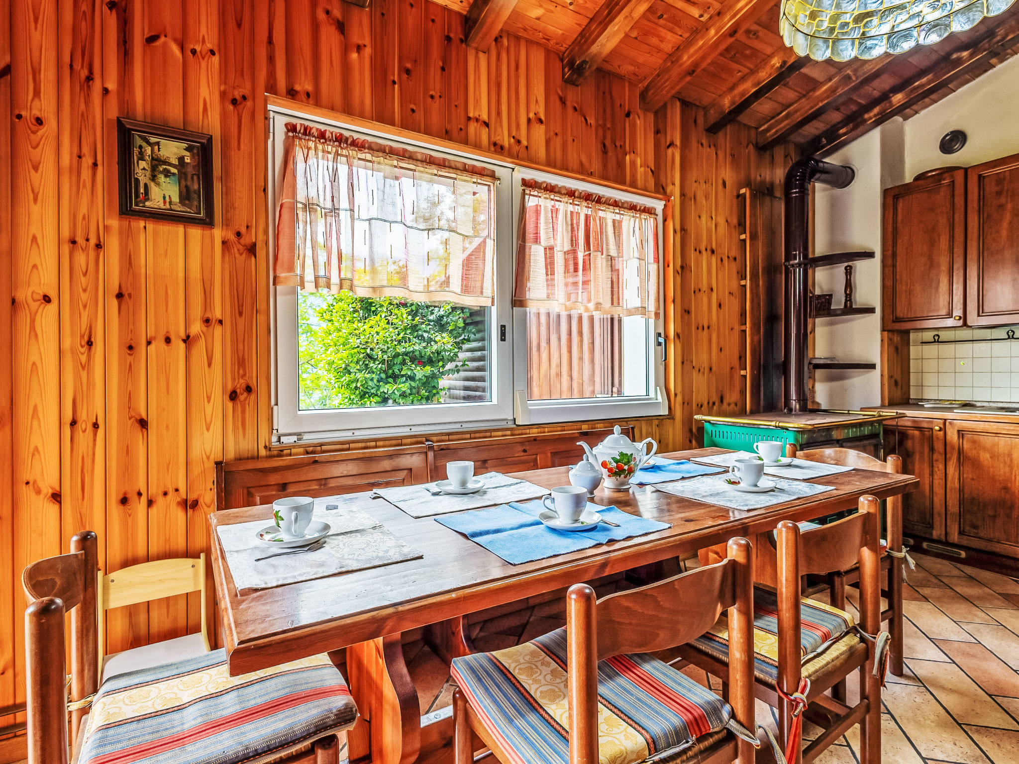 Moncucco Mountain Home-Dedans