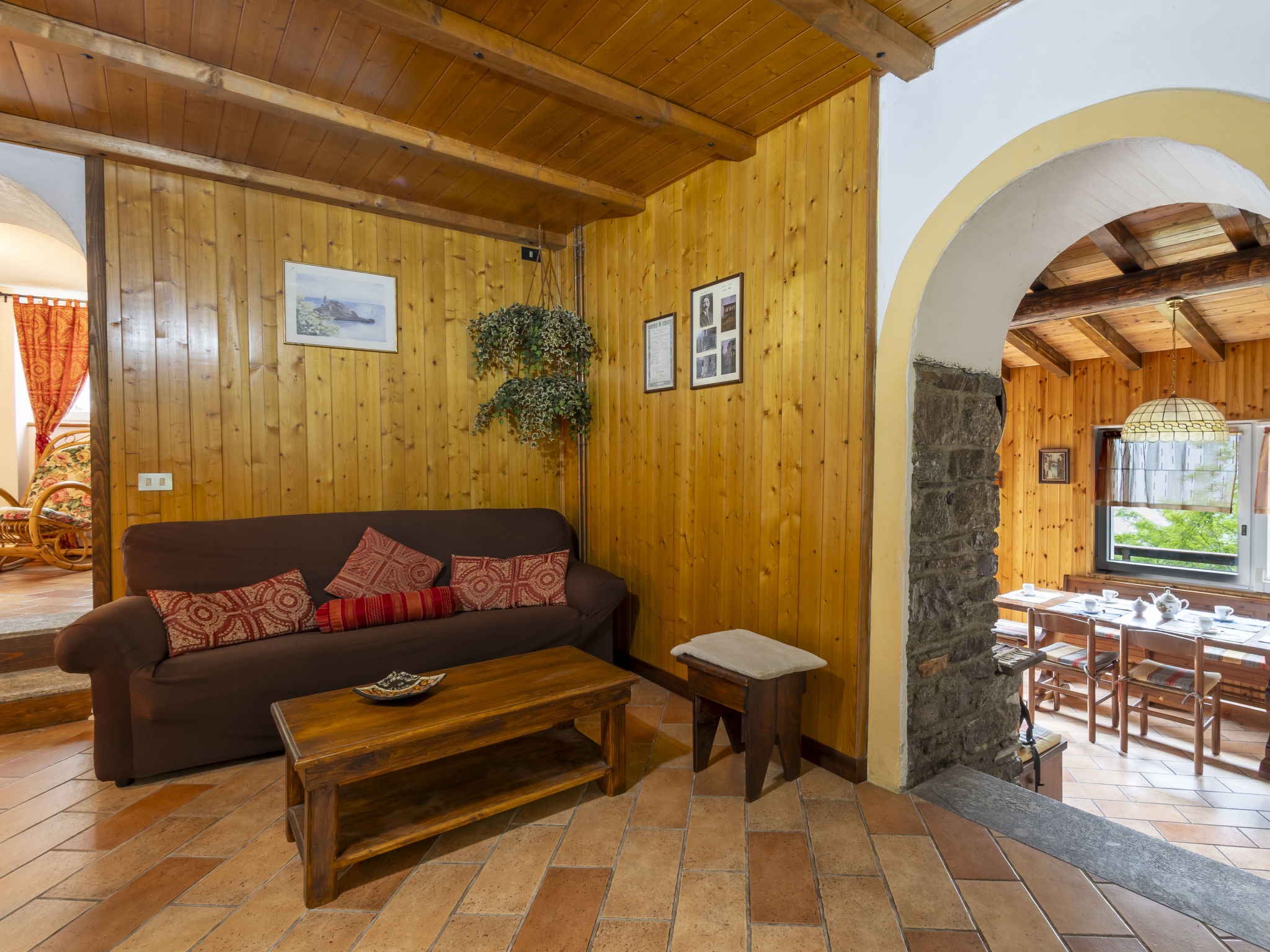 Moncucco Mountain Home-Dedans