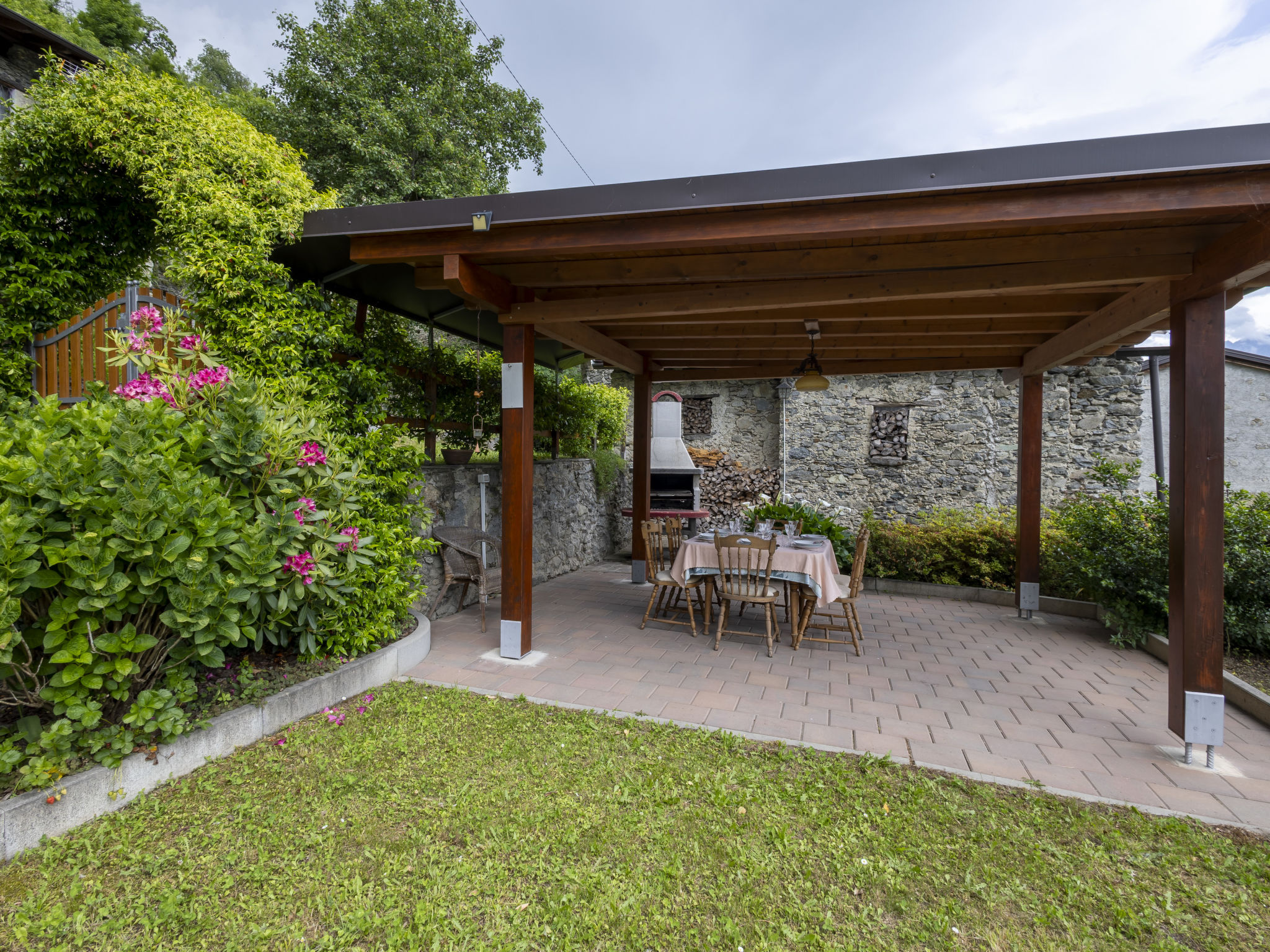 Moncucco Mountain Home-Dehors