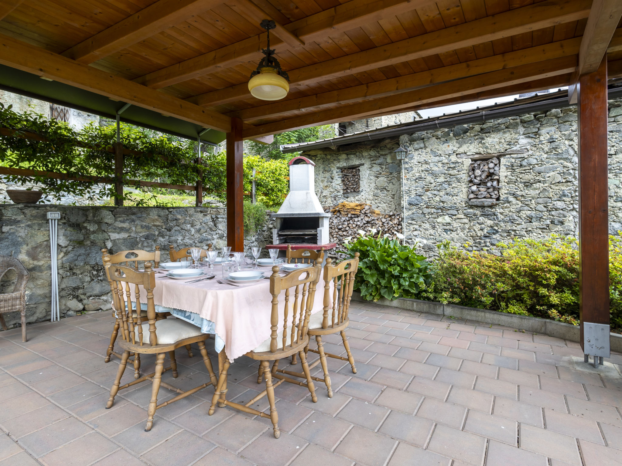 Moncucco Mountain Home-Dehors