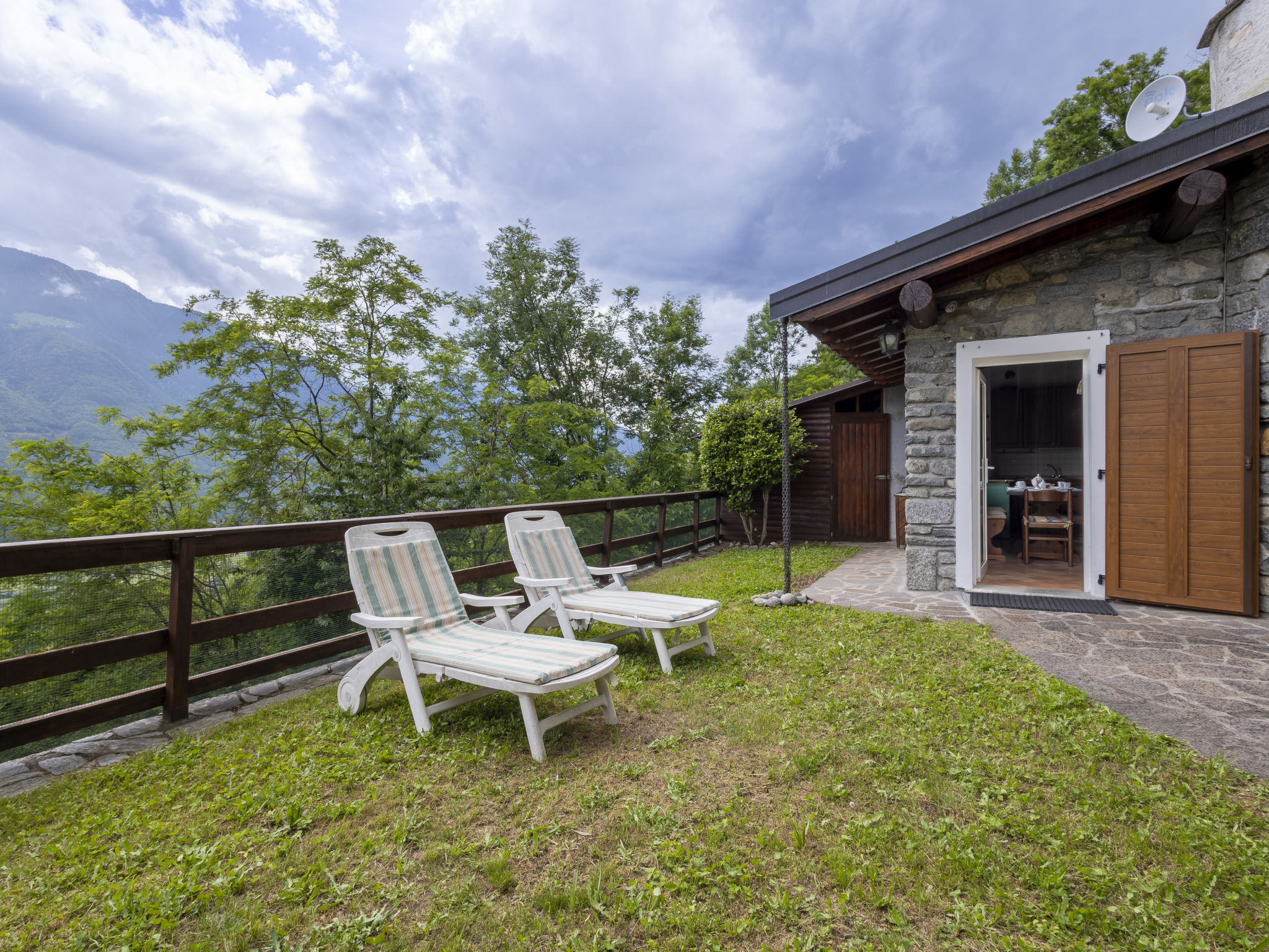 Moncucco Mountain Home-Dehors