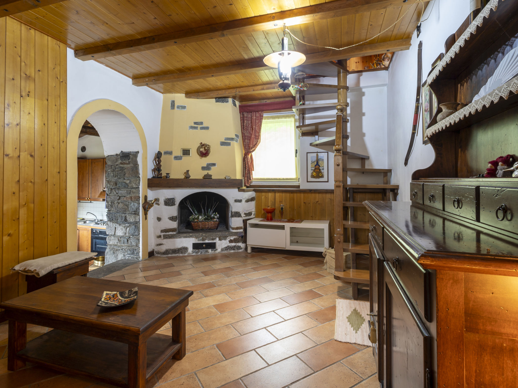 Moncucco Mountain Home-Dedans