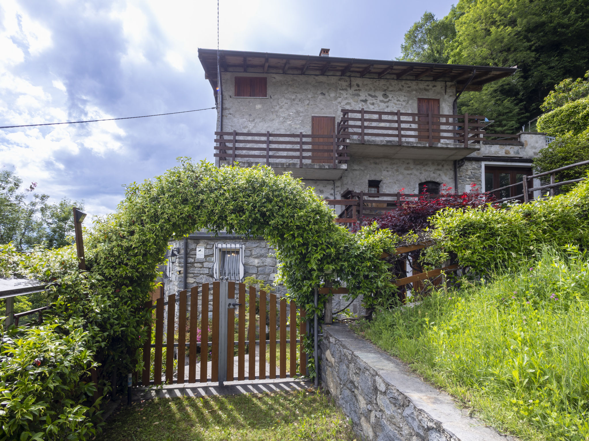 Moncucco Mountain Home-Dehors