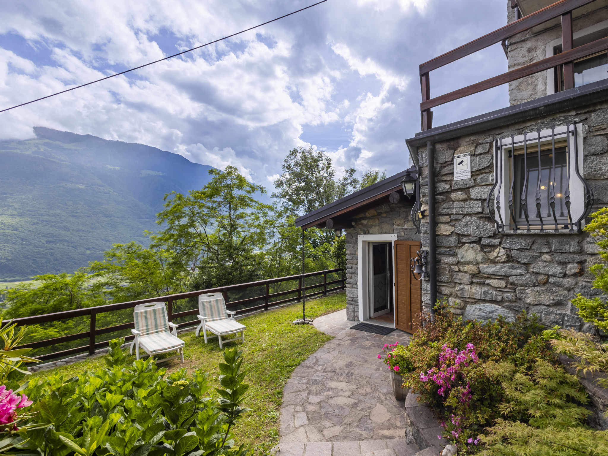 Moncucco Mountain Home-Dehors