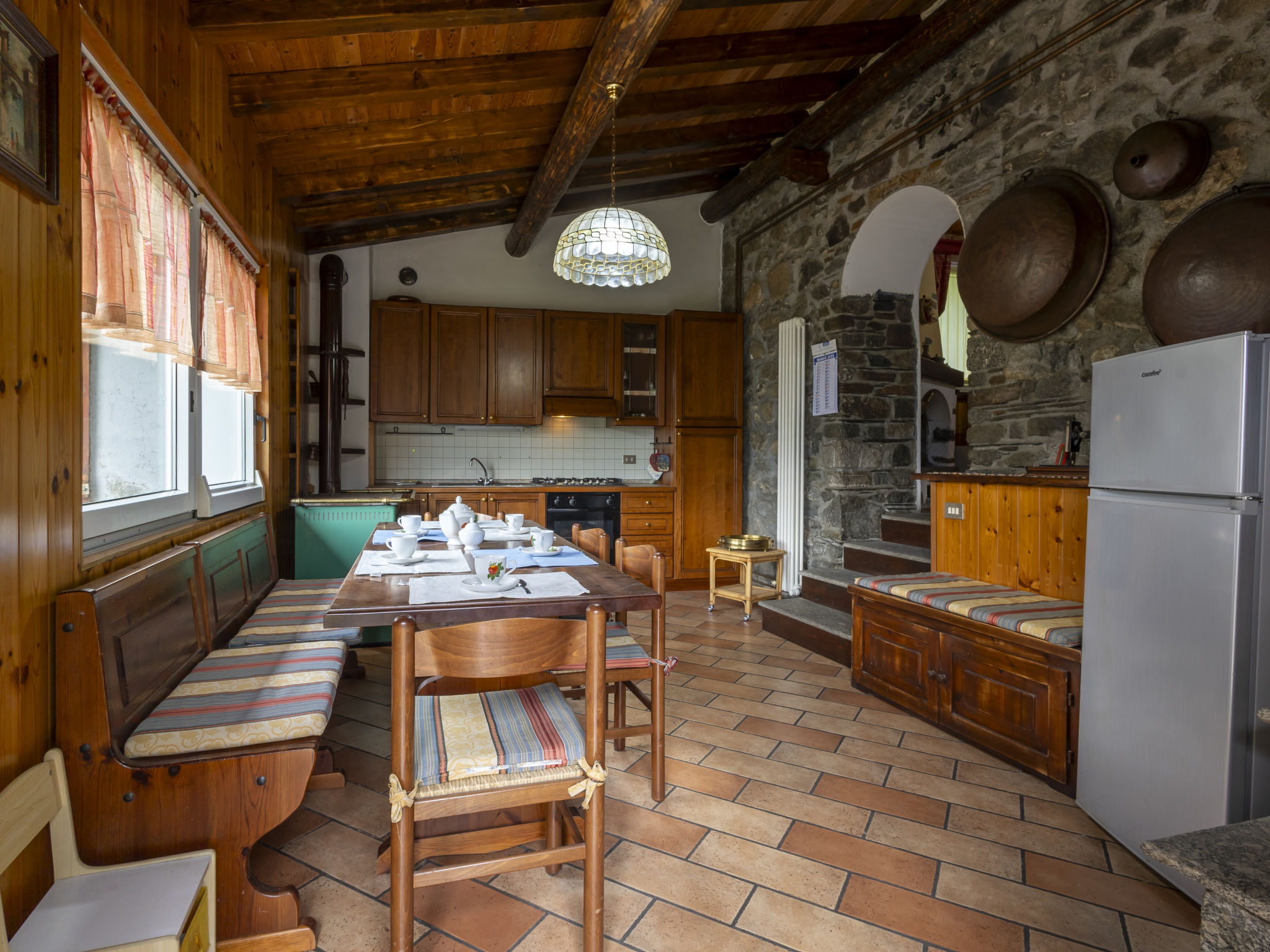 Moncucco Mountain Home-Dedans