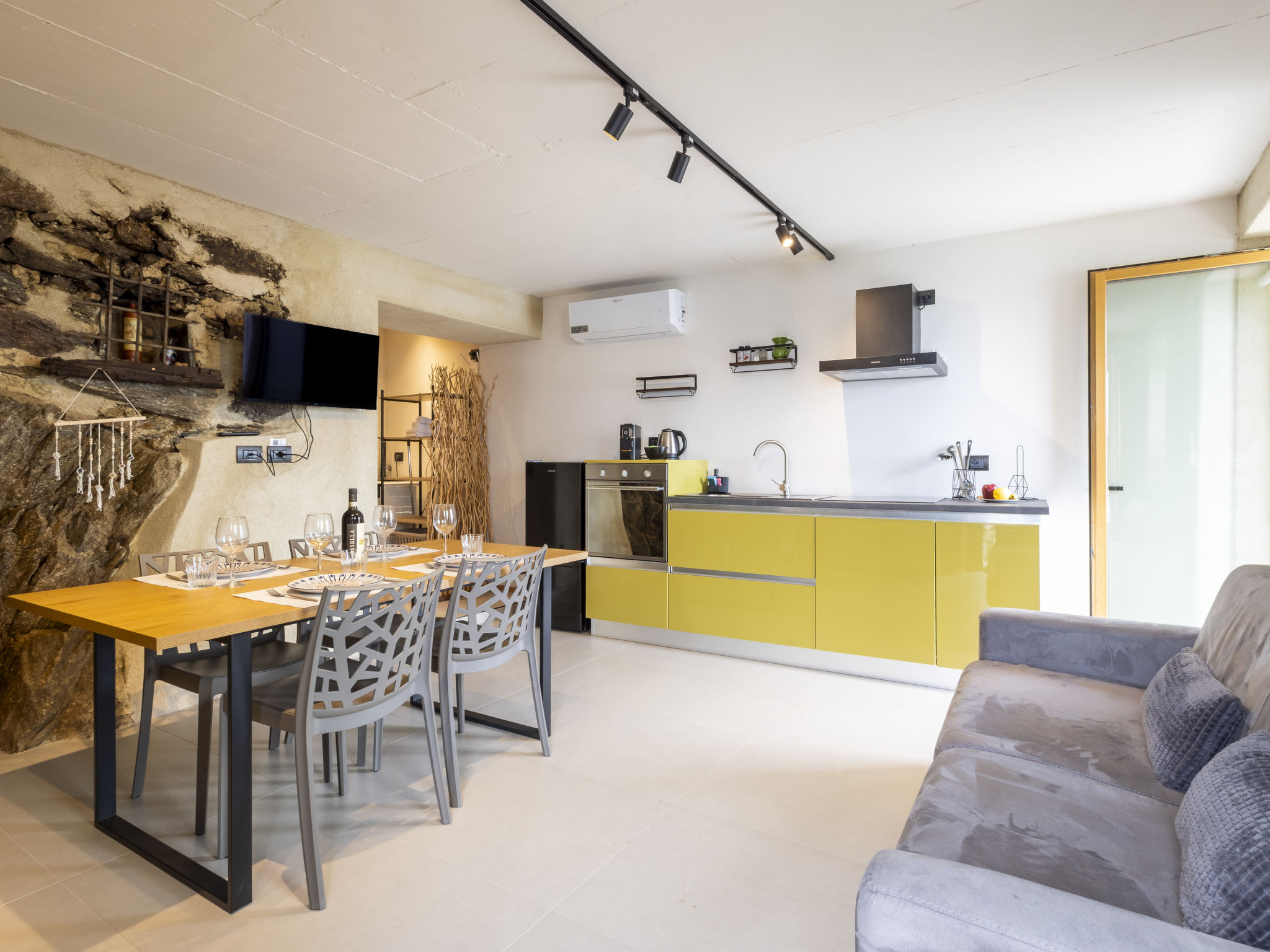 Al Vignale - La Grotta - Binnen