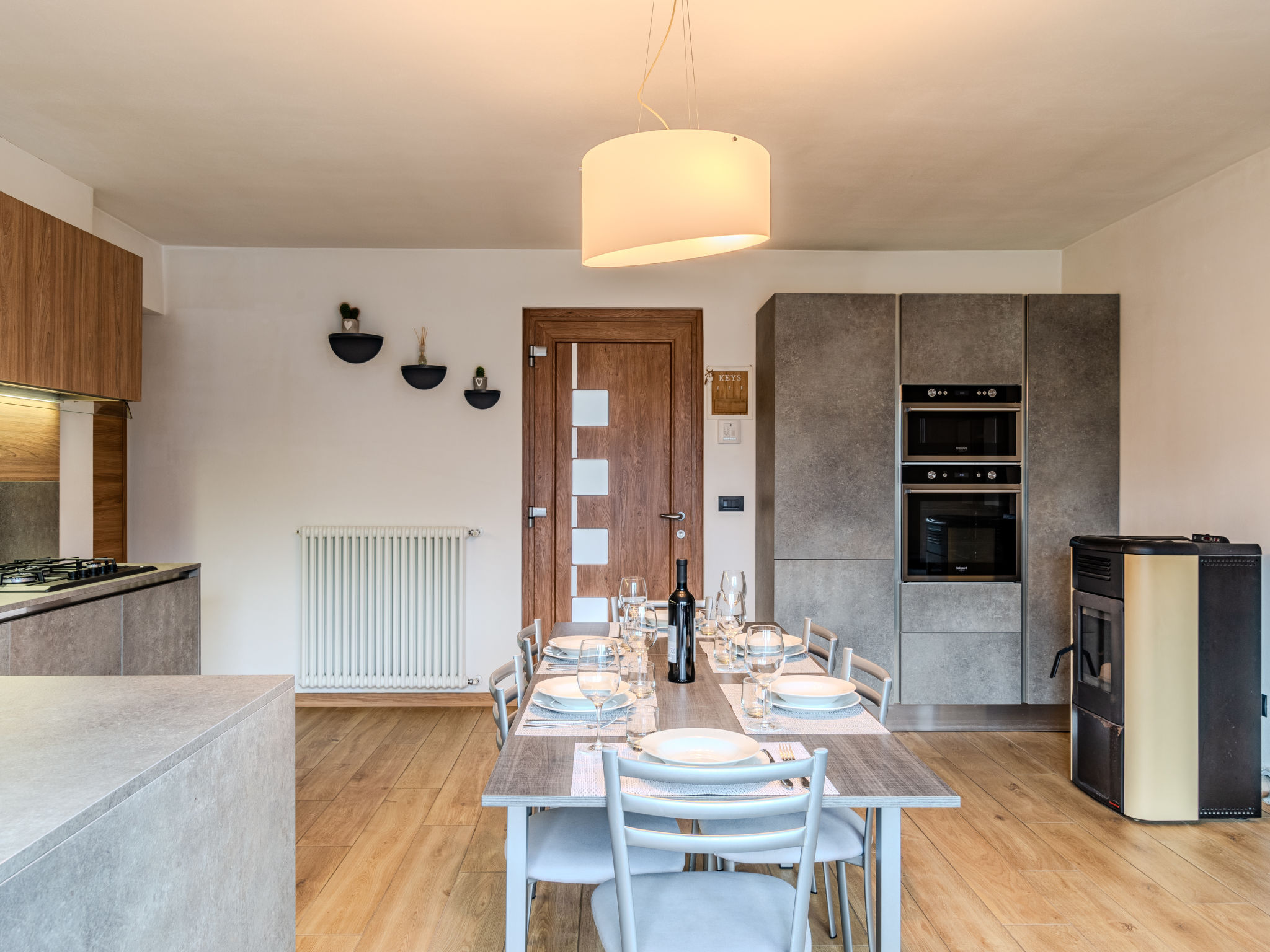 Kitchen / Dining Room