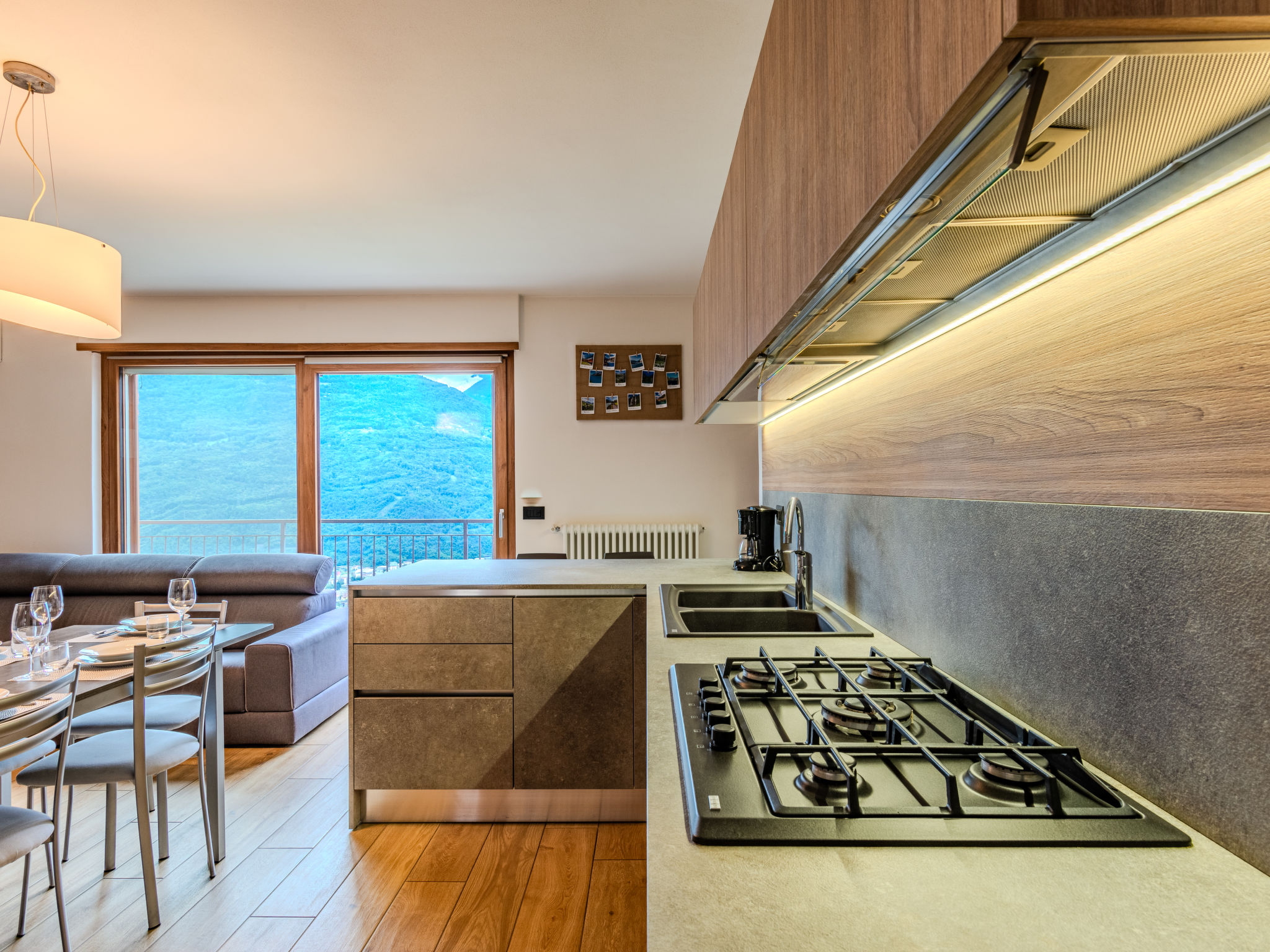 Kitchen / Dining Room