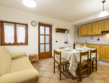 Historisch appartement in het hart van Val di Mello, direct aan de bosrand - thumbnail 2