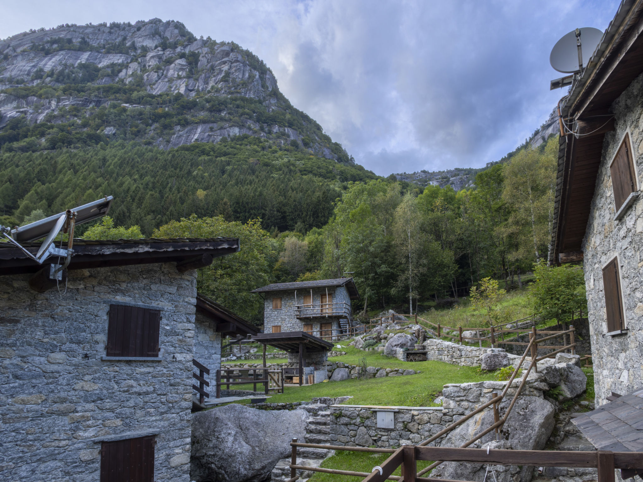 Val di Mello Mountain Flat-Draußen