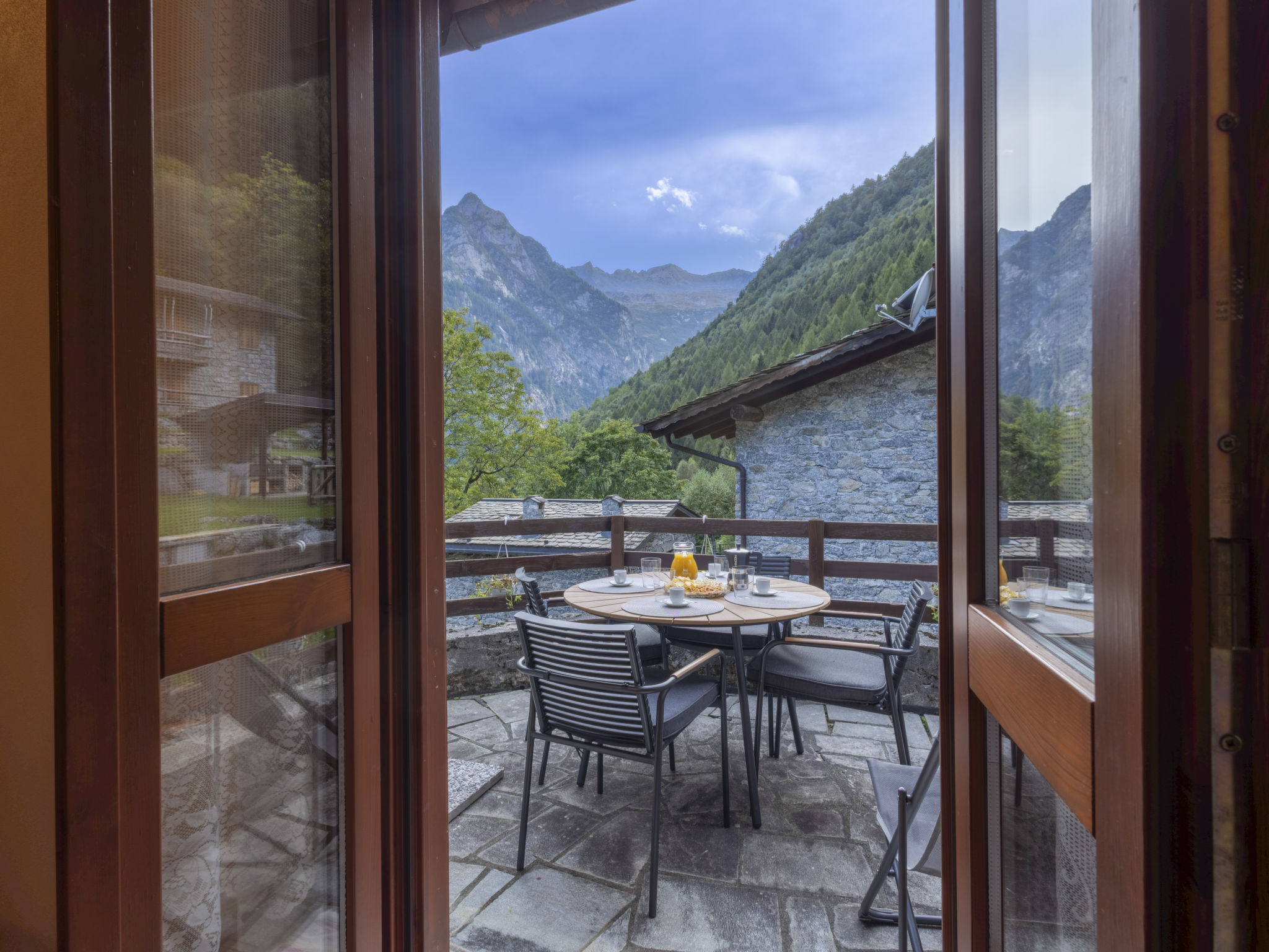Val di Mello Mountain Flat-Draußen