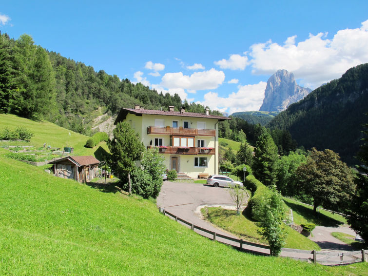 Op 700m van centrum Ortisei: ruim appartement Illyria voor 6 personen in Ortisei St Ulrich
