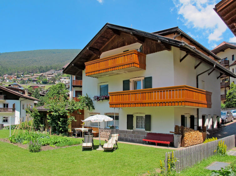 Centraal gelegen appartement Demetz in Ortisei voor 4 personen in Ortisei St Ulrich