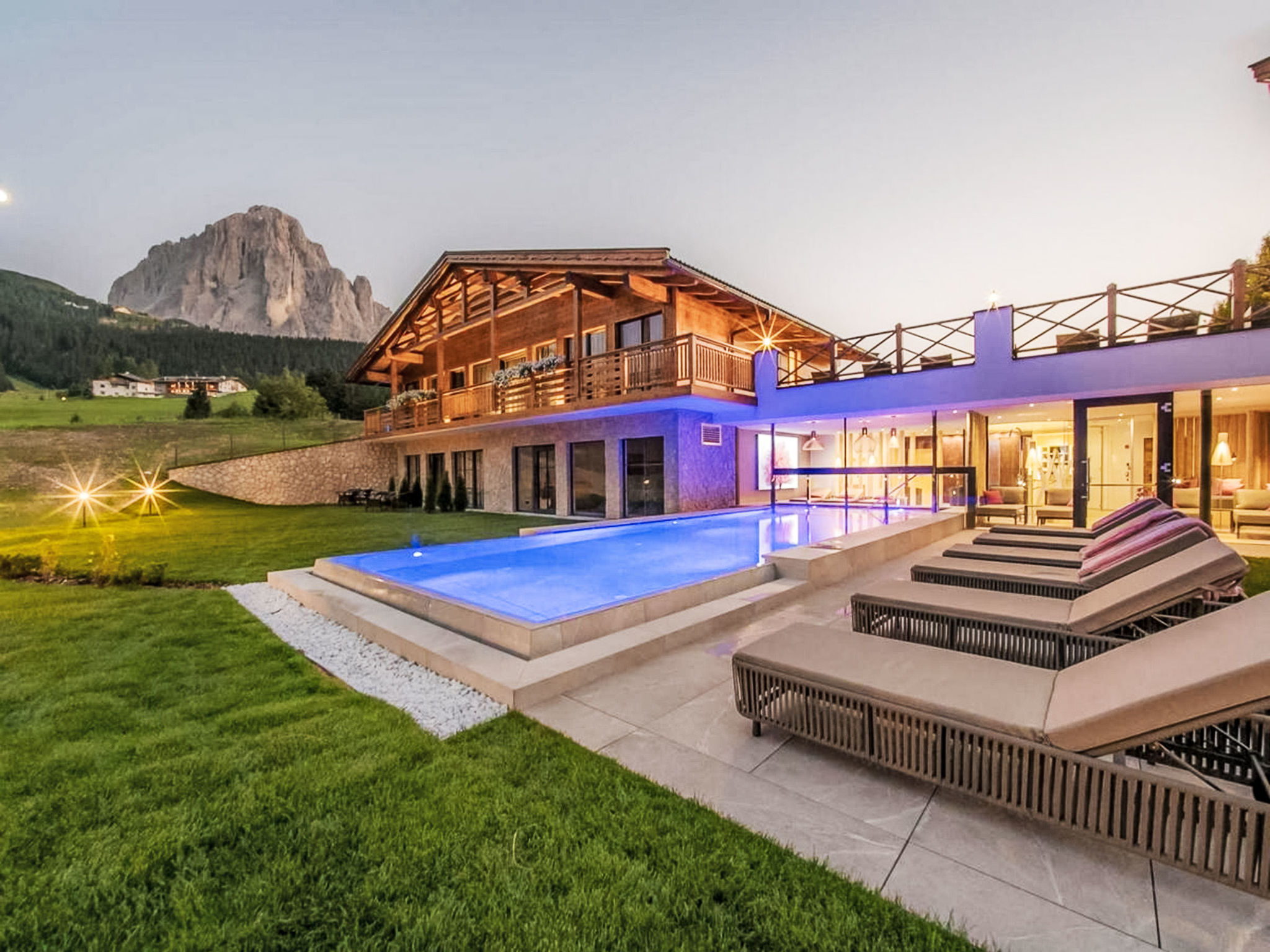 Photo of 4BR SELLA