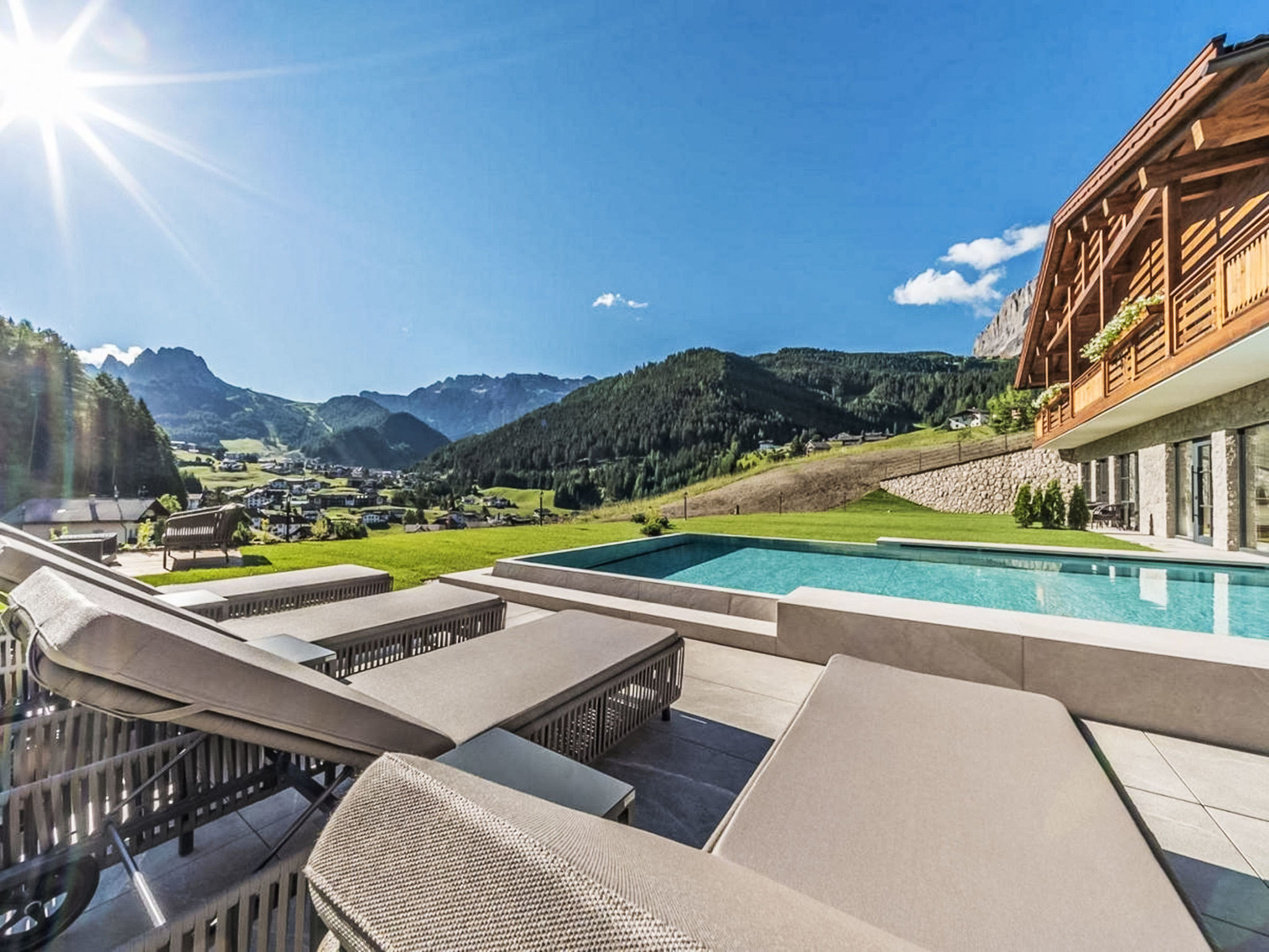Photo of 4BR SELLA