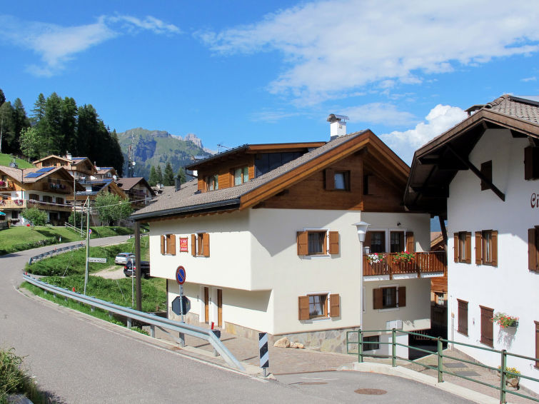 Ruim appartement Delago in Pozza di Fassa voor 5 personen in Pozza di Fassa
