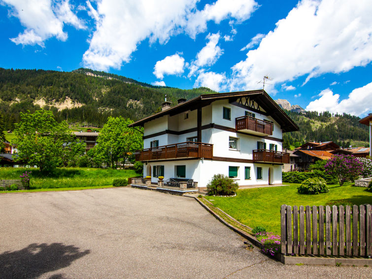 Centraal gelegen appartement in Pozza di Fassa voor 4 personen in Pozza di Fassa