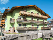 Saslench – Ruim appartement direct aan de skipiste in Pozza di Fassa - thumbnail 1