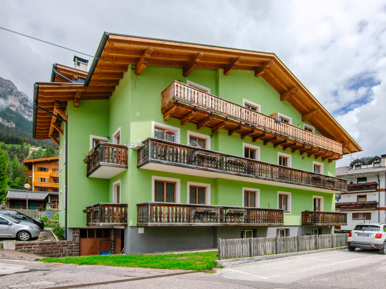Search and Stay Destinations. Holidays Rentals in Pera, Autonomous Province of Trento - Trentino-South Tyrol - Italy