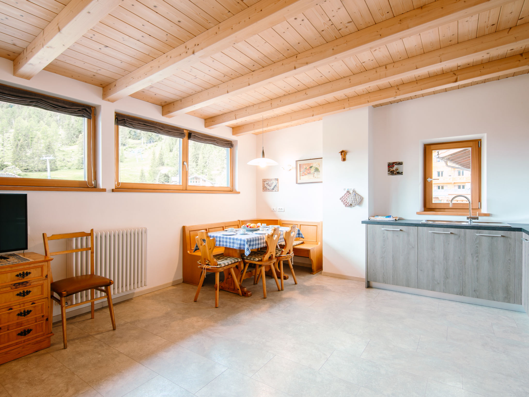 Kitchen / Dining Room