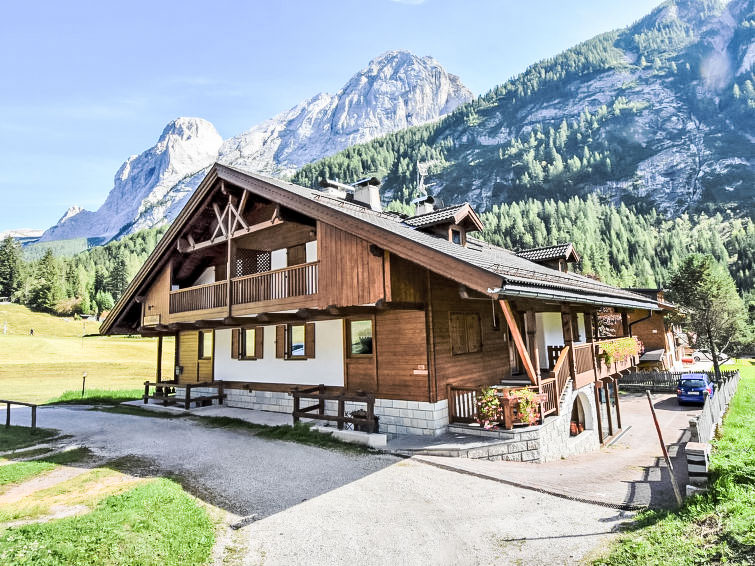 8-persoons chalet Cesa Galadriel met bergzicht in Canazei in Canazei