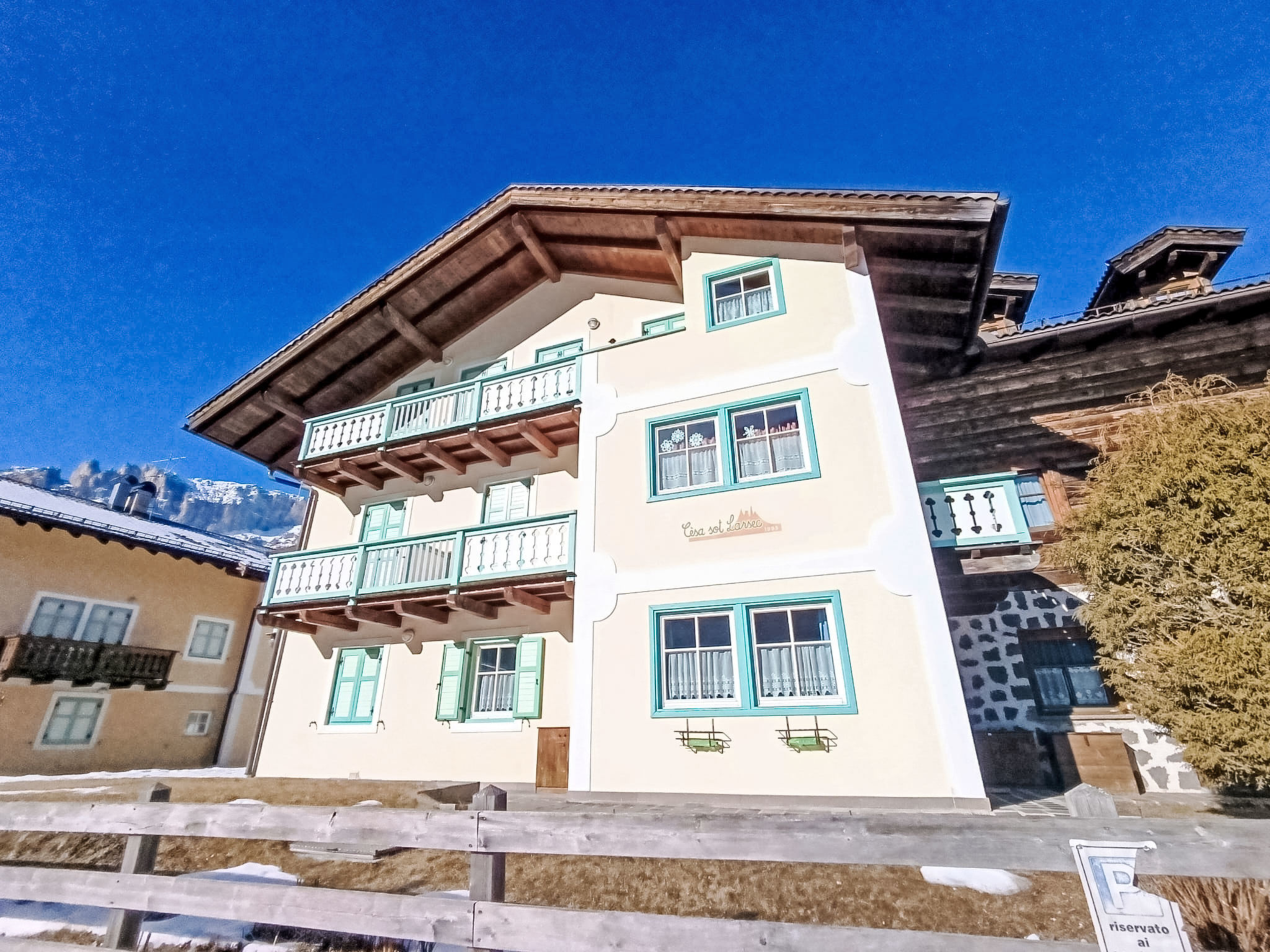 Cesa sot Larsec-Outside