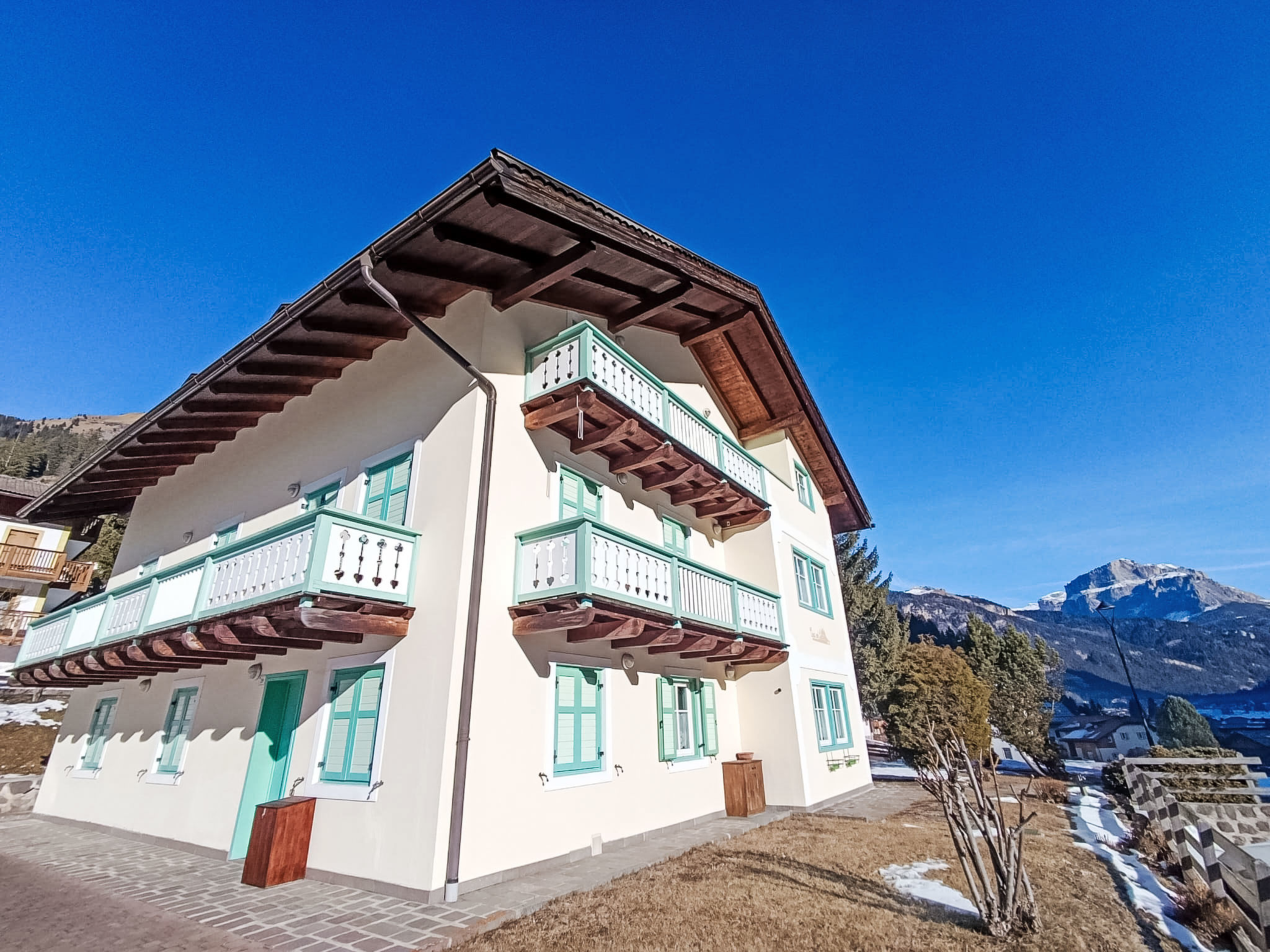 Cesa sot Larsec-Outside