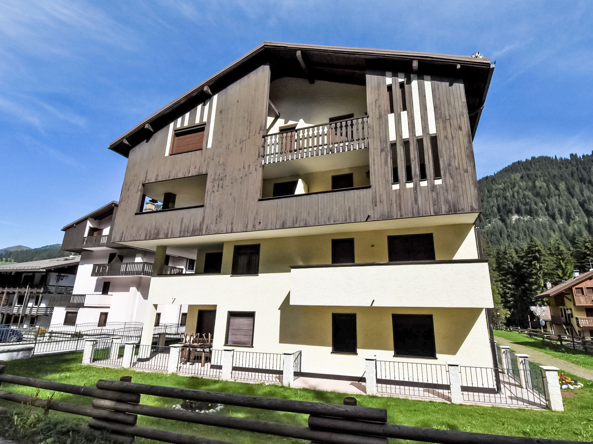 Photo of Des Alpes