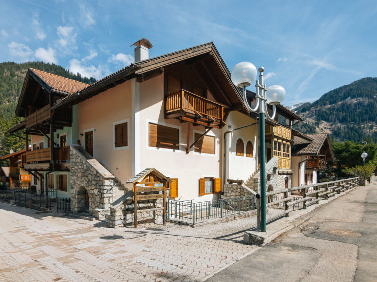 Corte dei Larici Apartment in Canazei
