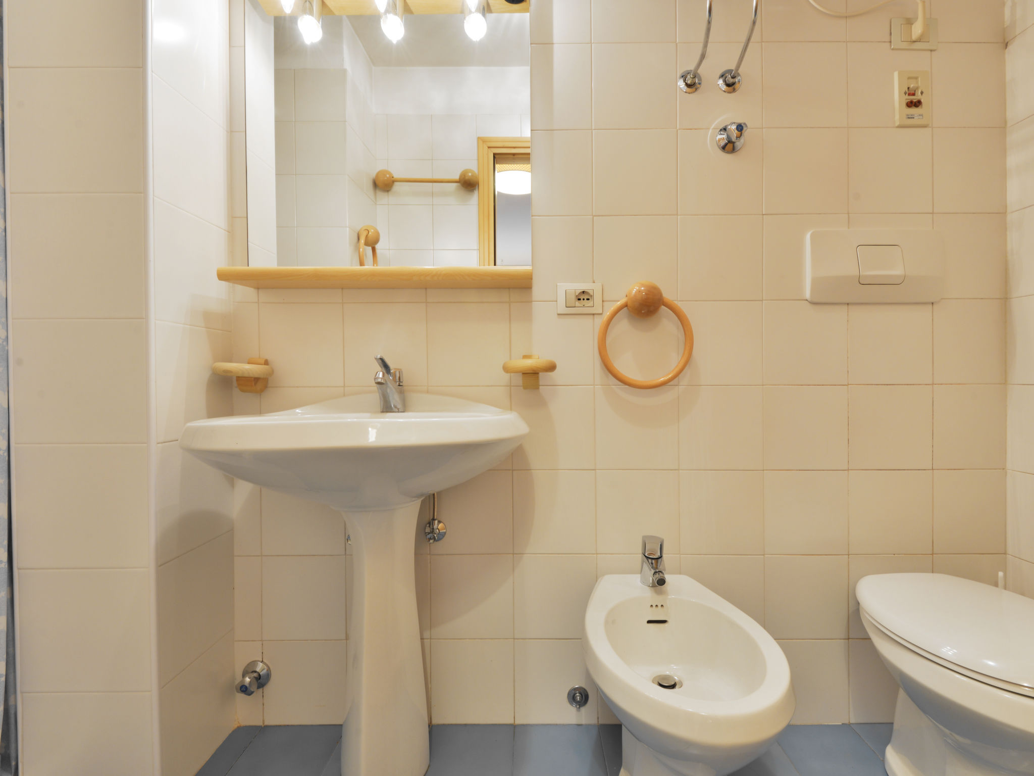 Photo of Apt 3
