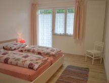 Compact studio-appartement met balkon en gedeeld zwembad in Merano - thumbnail 2