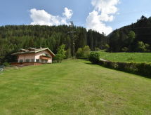Villa Lucia: Ruime vakantievilla met grote tuin in Pellizzano, vlakbij de skipiste - thumbnail 5