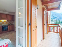 Rustiek appartement voor 7 in Malè, Trentino – vlakbij bergen, meer en skipistes - thumbnail 4