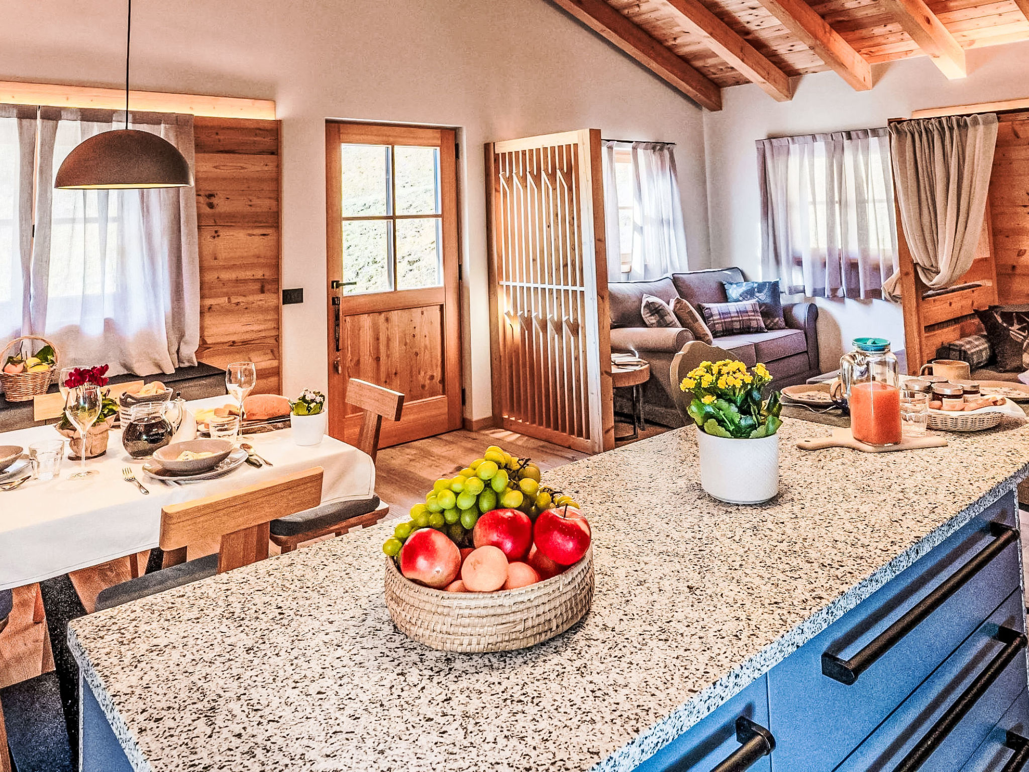 La Granda e la Piciola-Binnen