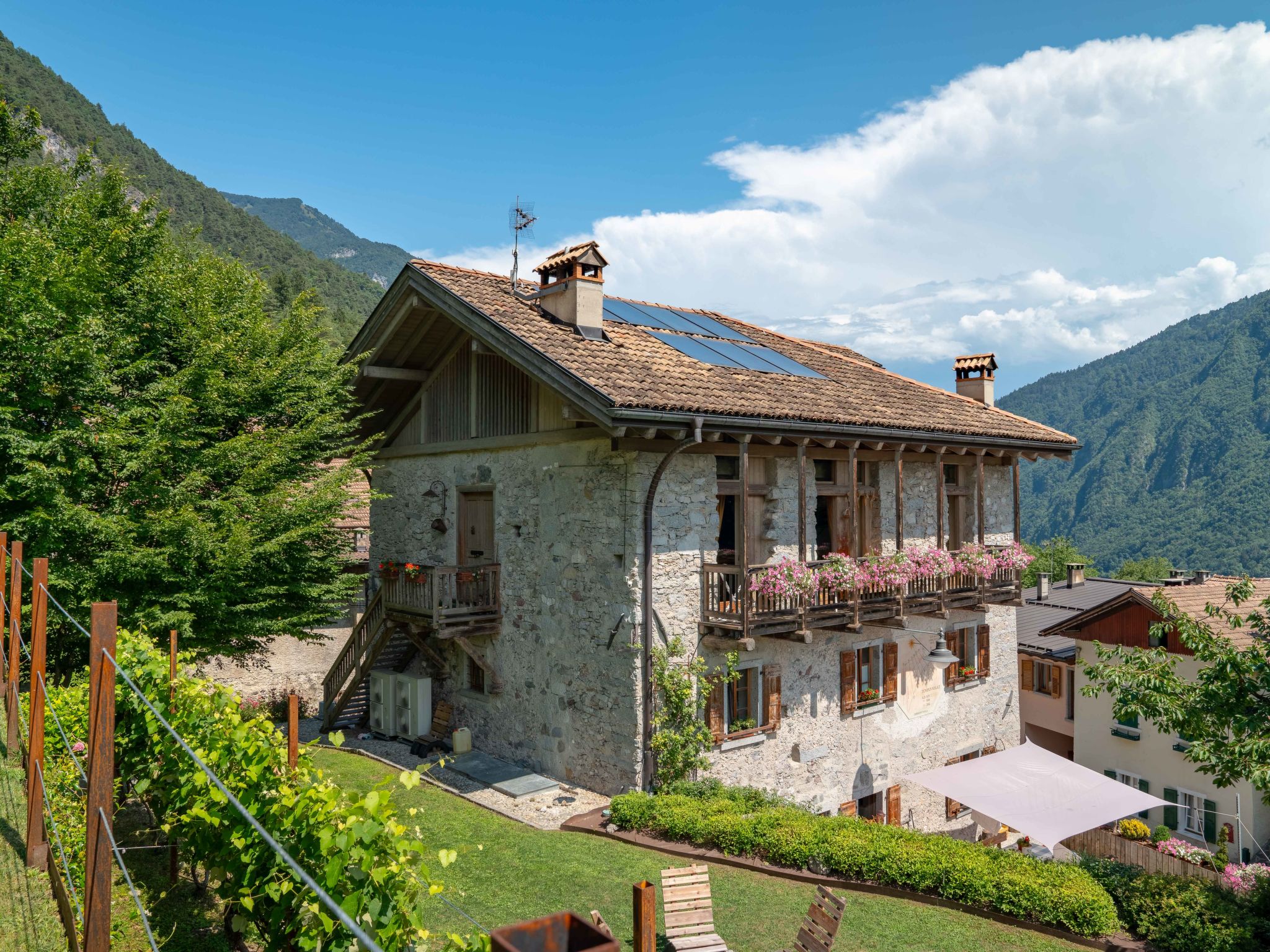 La Meridiana - Outside