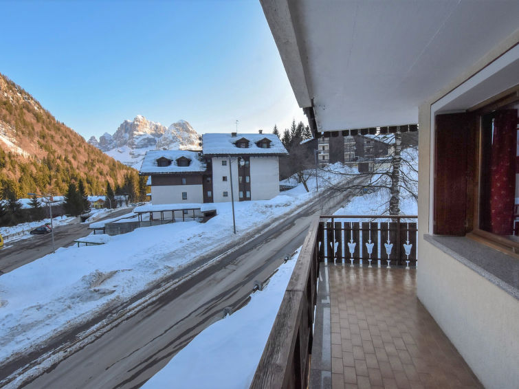 Madonna di Campiglio accommodation chalets for rent in Madonna di Campiglio apartments to rent in Madonna di Campiglio holiday homes to rent in Madonna di Campiglio