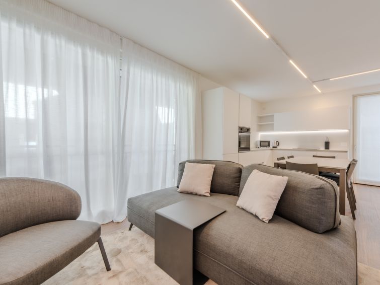 6-persoons modern appartement in Pinzolo op 500m van de piste in Pinzolo
