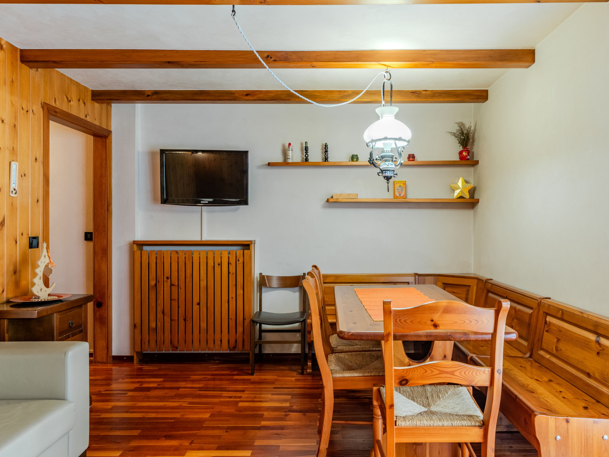 Calvet — Living Room (5 of 21)