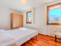 Baldo Living Apartment A: Gezellig appartement in hartje Pinzolo, 700m van de piste - thumbnail 4