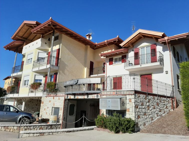 Appartement met open haard en bergzicht in het centrum van Valle di Non in Valle di Non