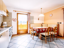 Ruim appartement voor 8 in Soraga di Fassa, vlakbij centrum en skibus - thumbnail 1