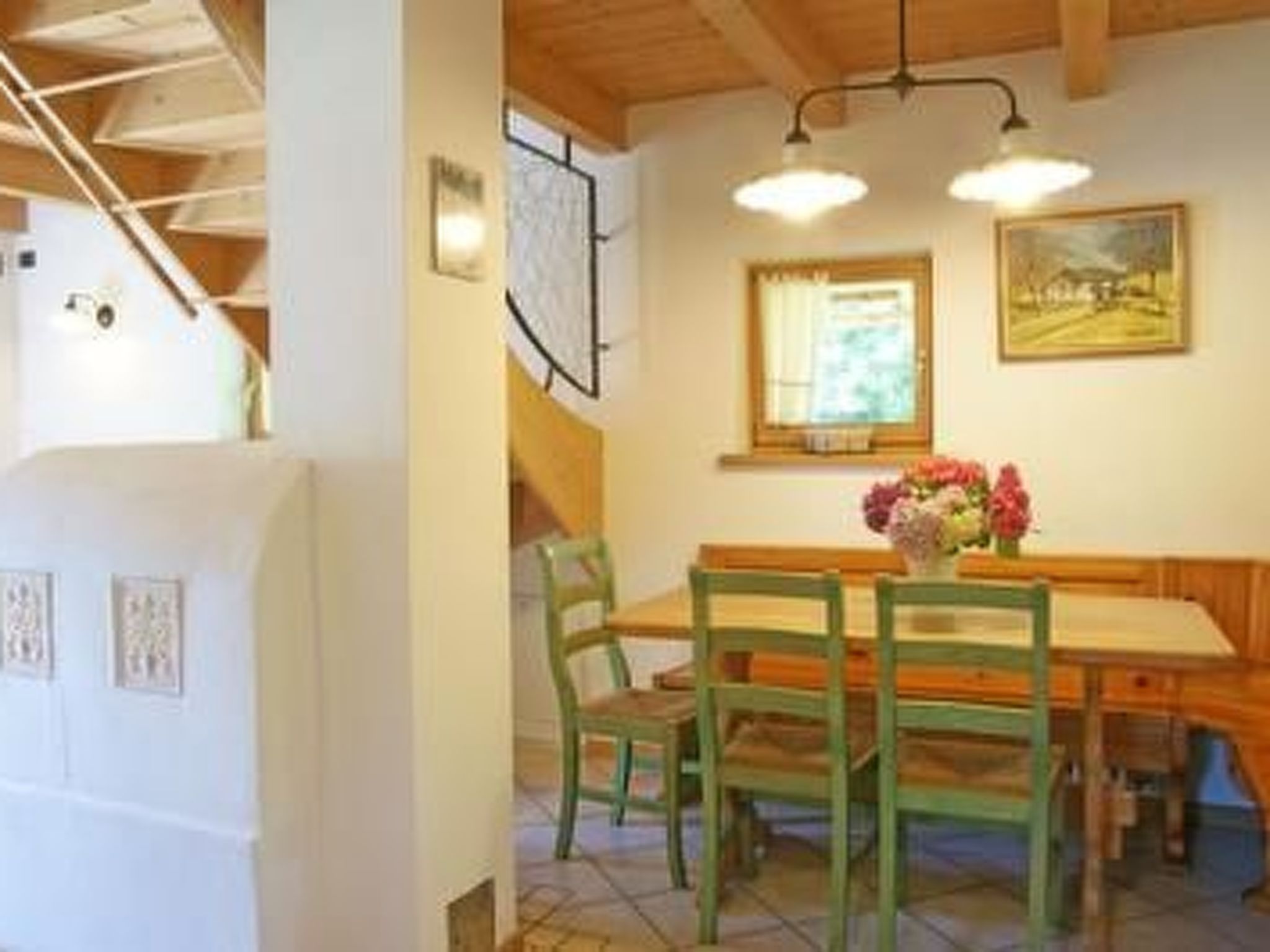 Romantisches Chalet in den Wiesen der Dolomiten-Binnen