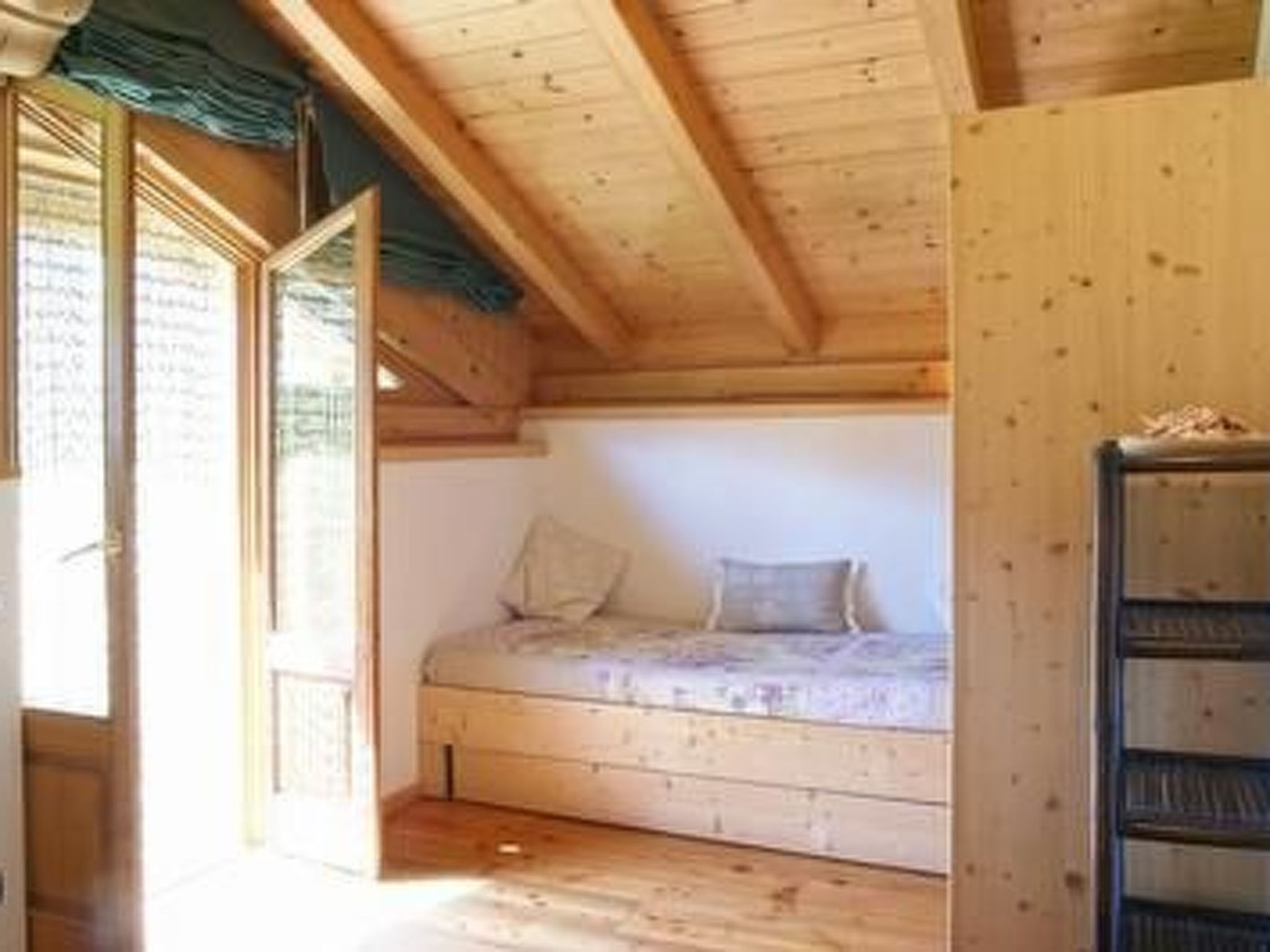 Romantisches Chalet in den Wiesen der Dolomiten-Binnen