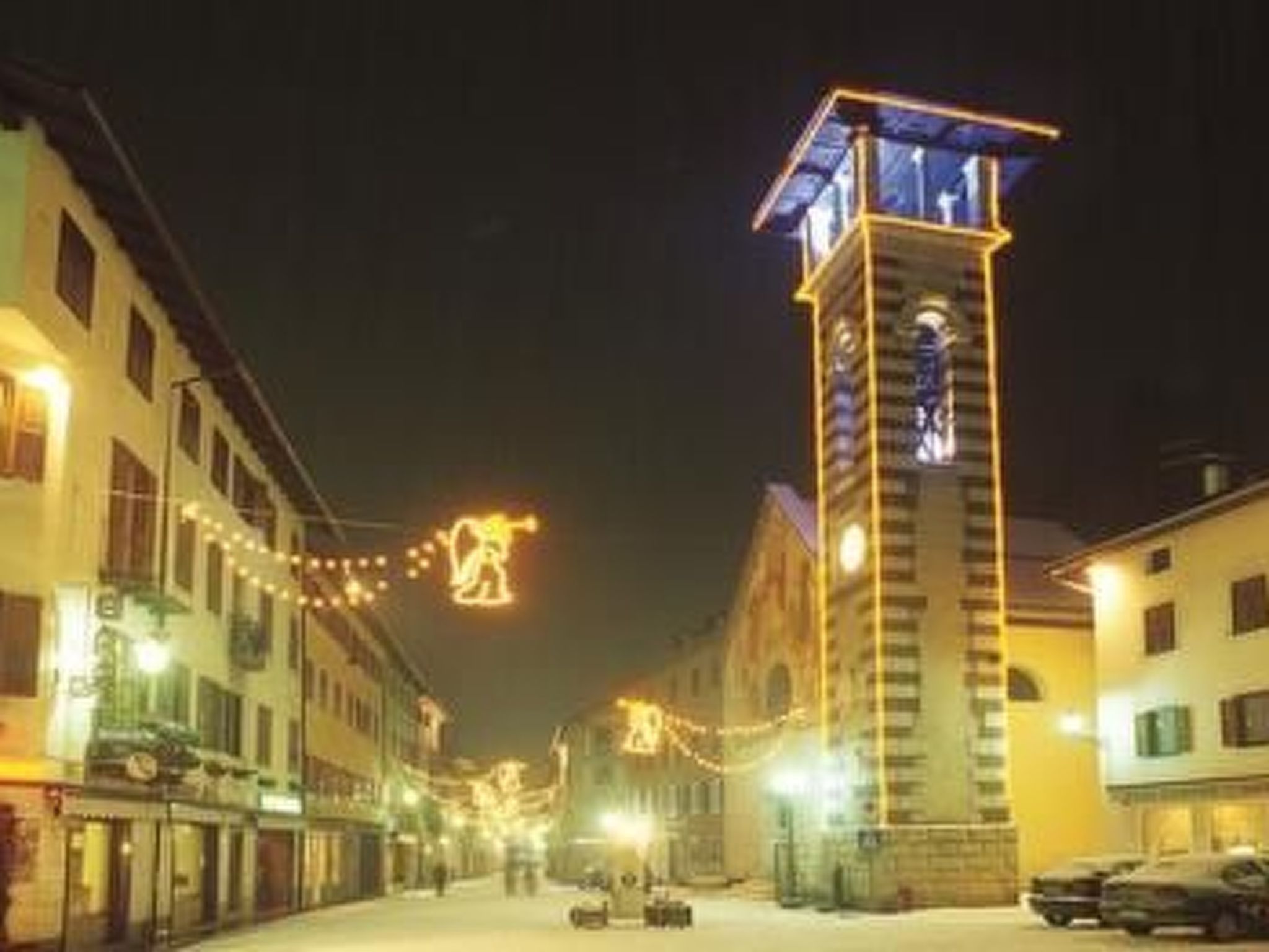 Romantisches Chalet in den Wiesen der Dolomiten-Binnen
