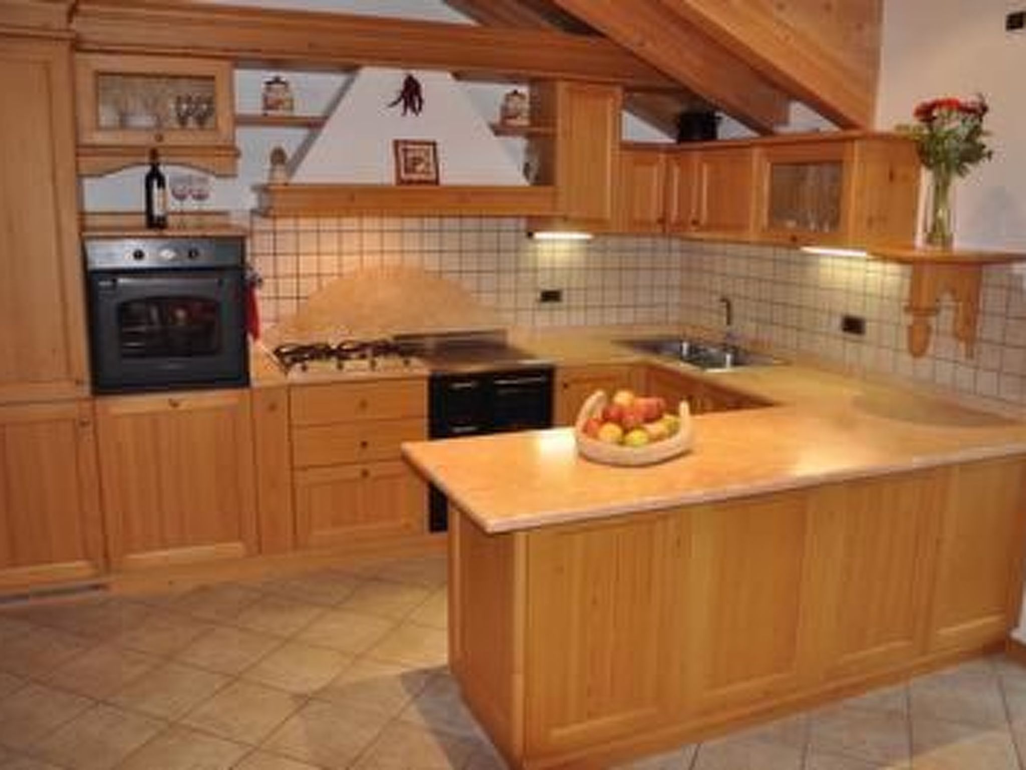 Elegantes und geräumiges Dachgeschosszimmer in den Dolomiten-Dedans