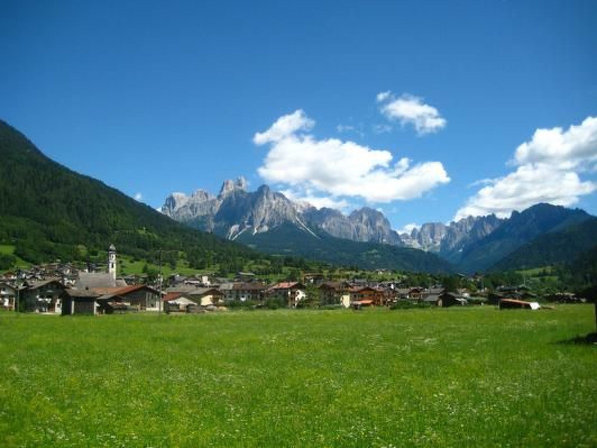 Elegantes und geräumiges Dachgeschosszimmer in den Dolomiten-Dedans