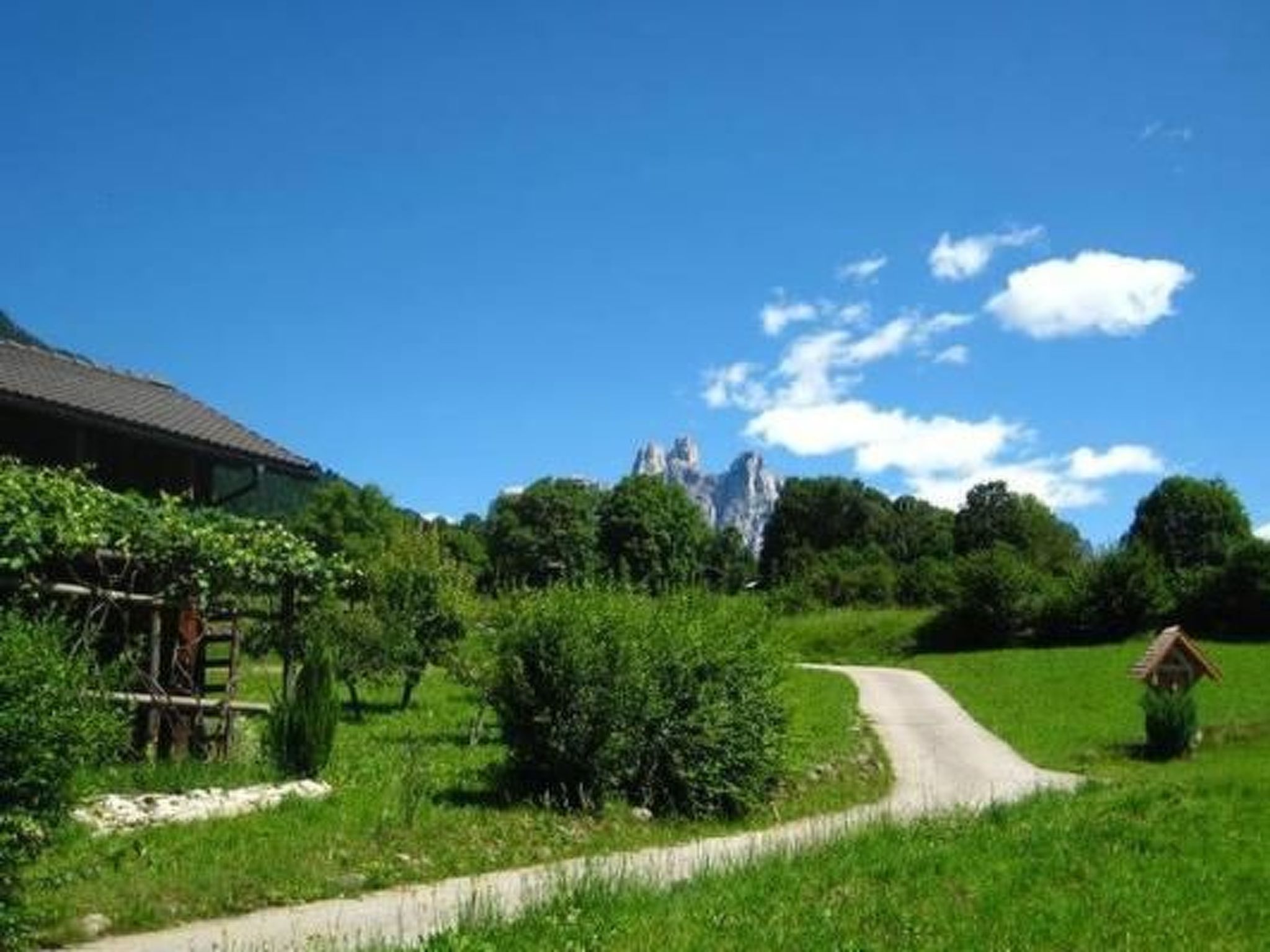 Elegantes und geräumiges Dachgeschosszimmer in den Dolomiten-Dedans