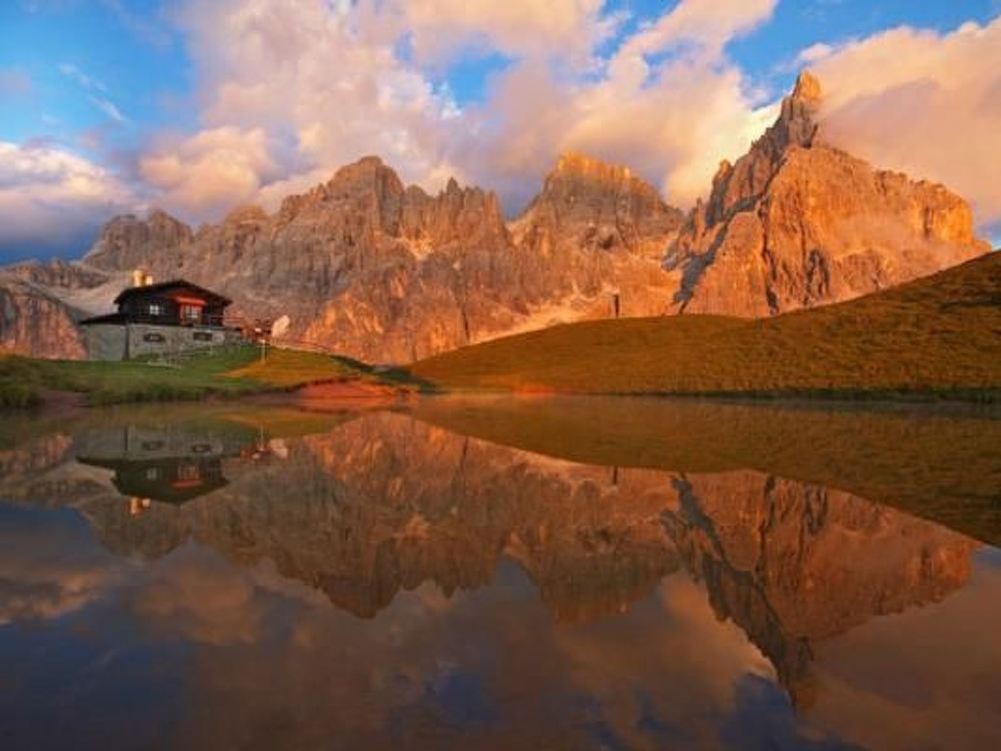 Elegantes und geräumiges Dachgeschosszimmer in den Dolomiten-Dedans