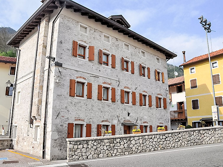 Aan het meer: ruim appartement in Lago di Barcis voor 6 personen in Barcis Lake