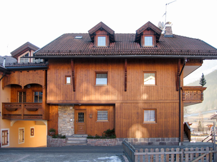 4-persoons appartement in Campitello nabij het centrum in Campitello